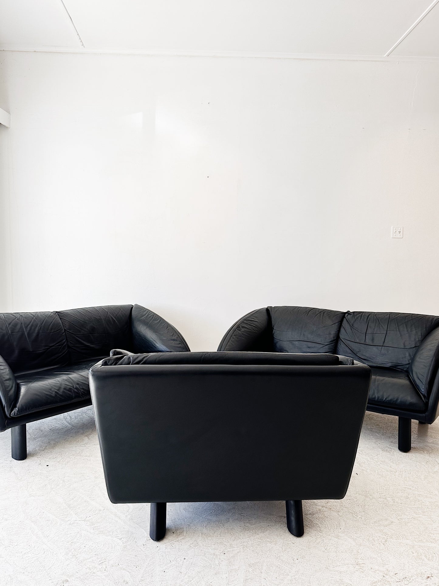 90s Vintage Postmodern Black Leather Tub Sofa Set