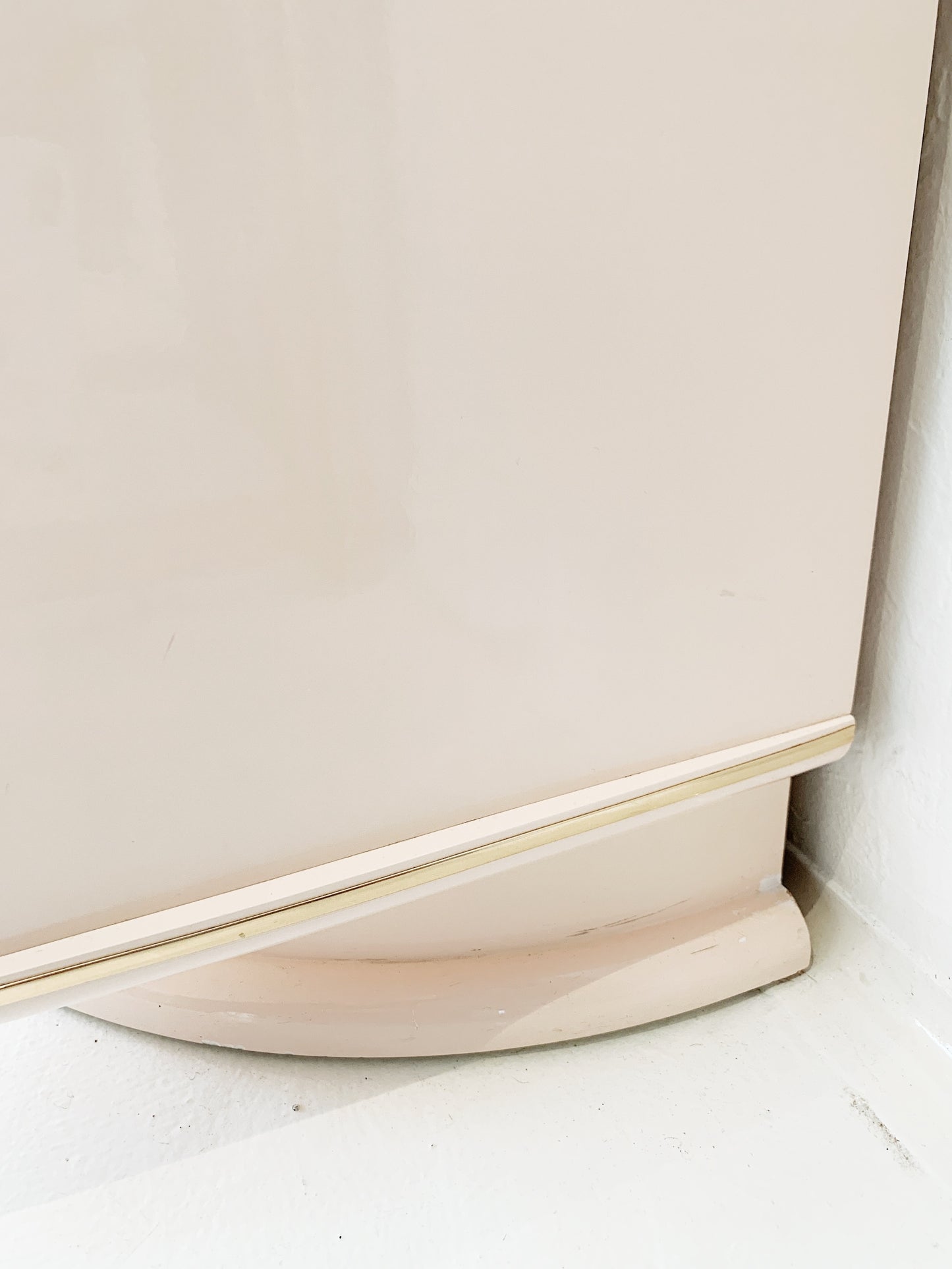 80s Shell Pearl Art Deco Revival Dresser