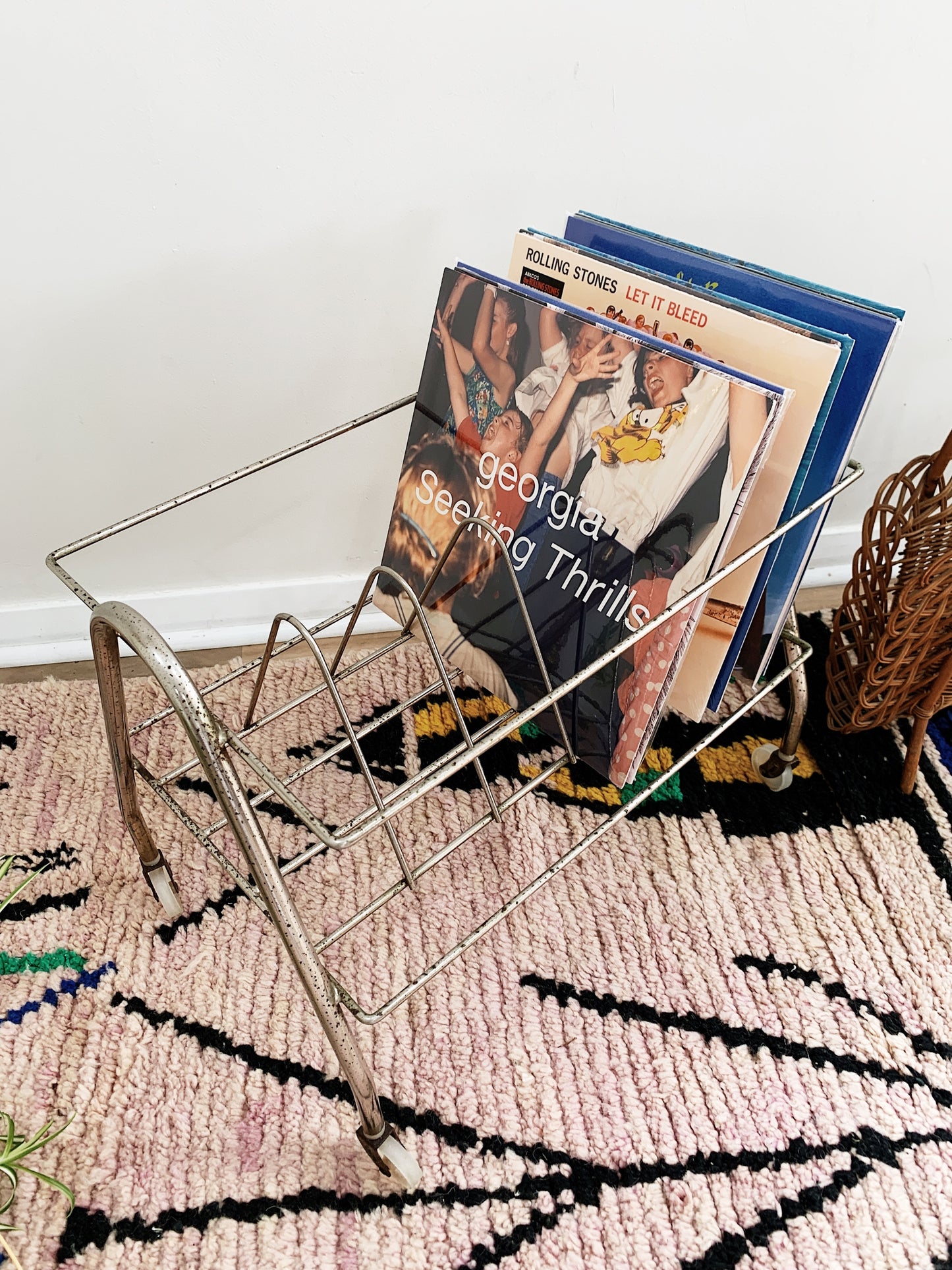 Chrome Atomic A-frame LP Rack