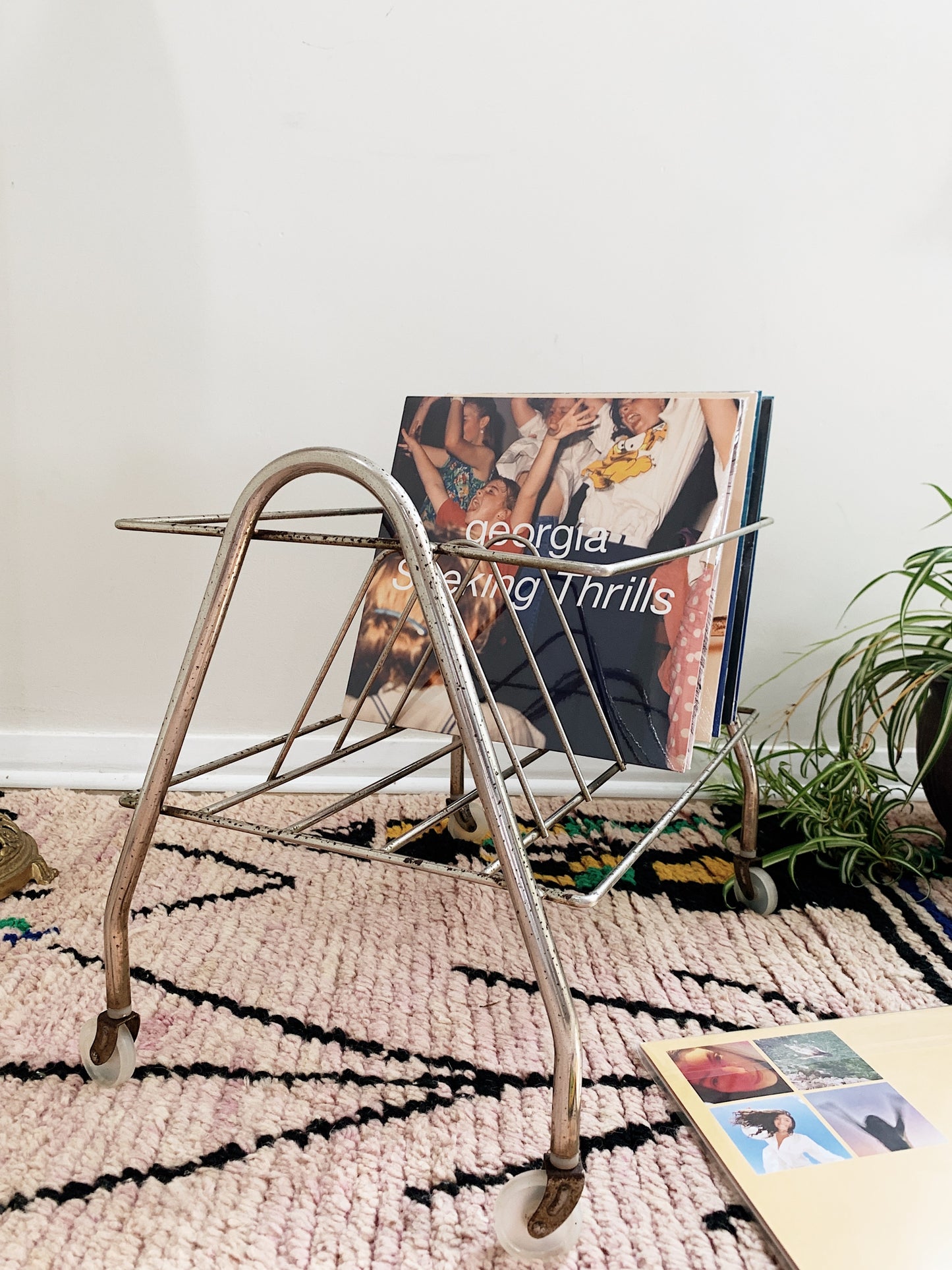 Chrome Atomic A-frame LP Rack