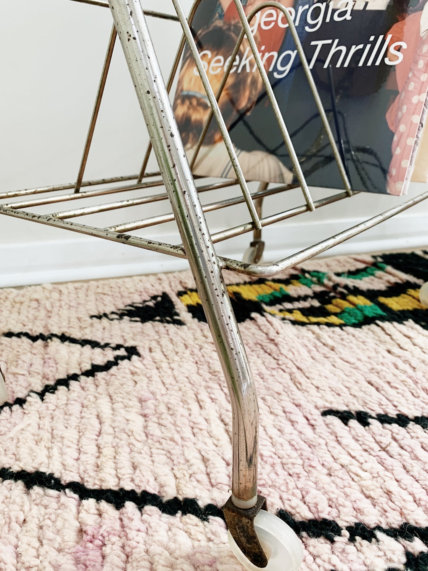 Chrome Atomic A-frame LP Rack