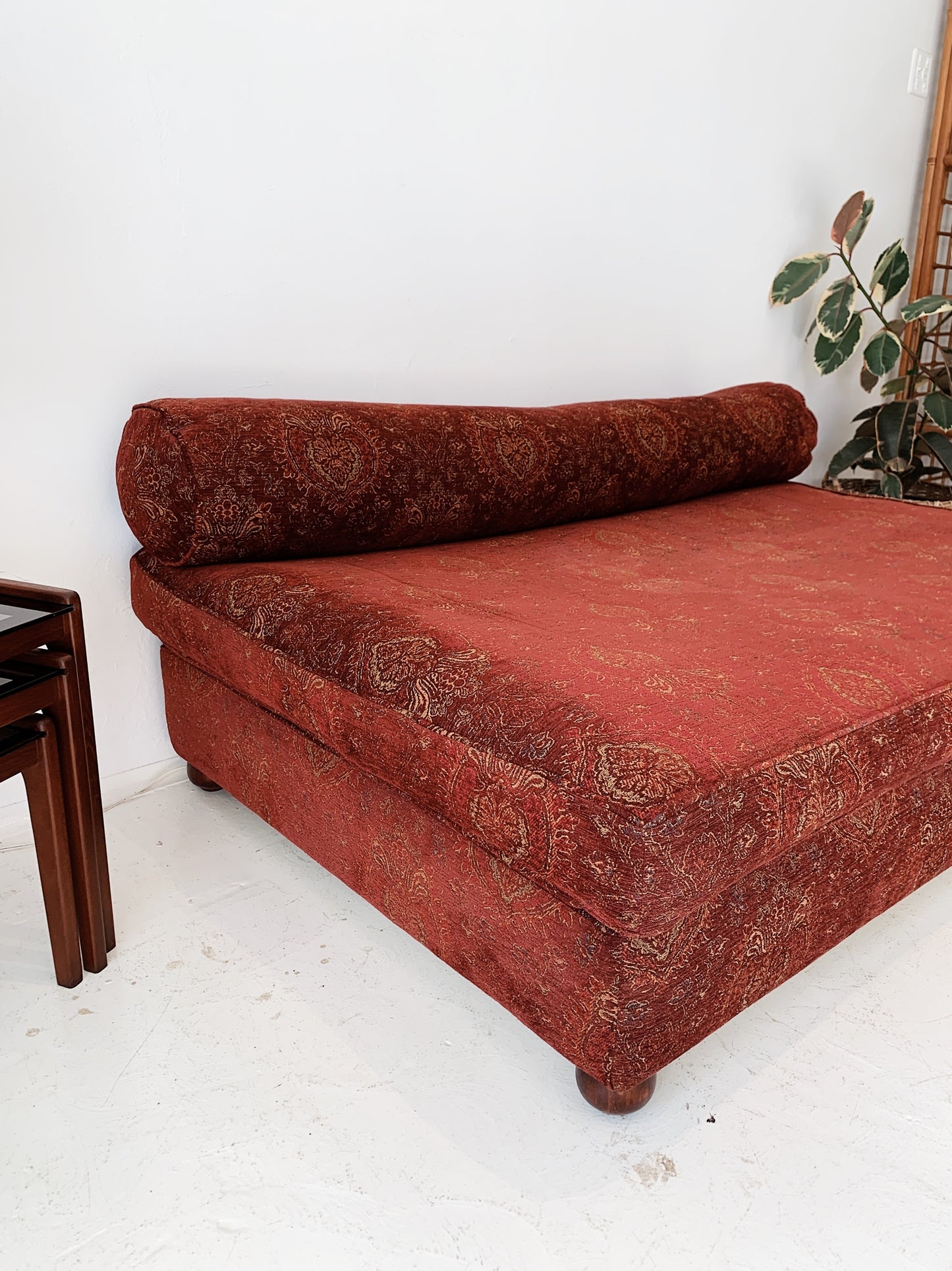 Prince of Babylon Feather Down Velvet Paisley Day Bed