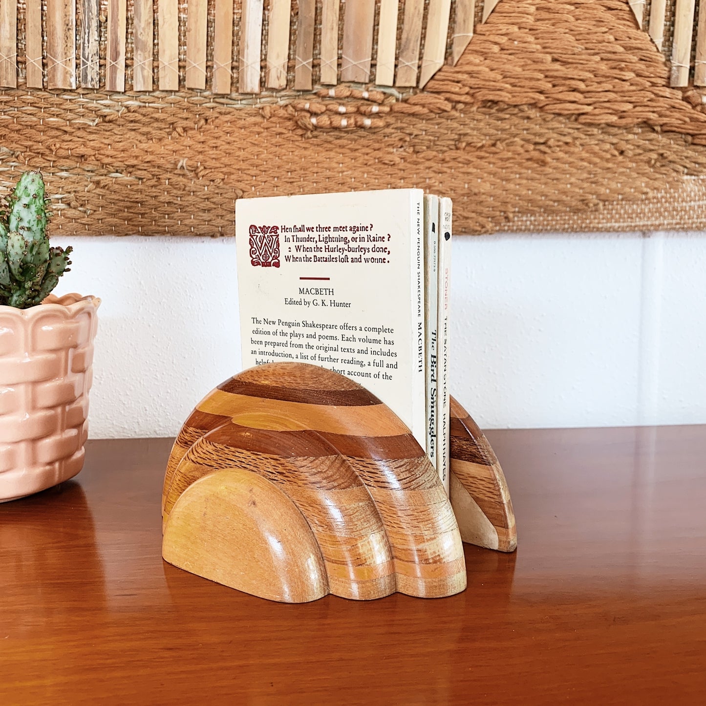 "Sovereign New Zealand Timbers” Souvenir Bookends
