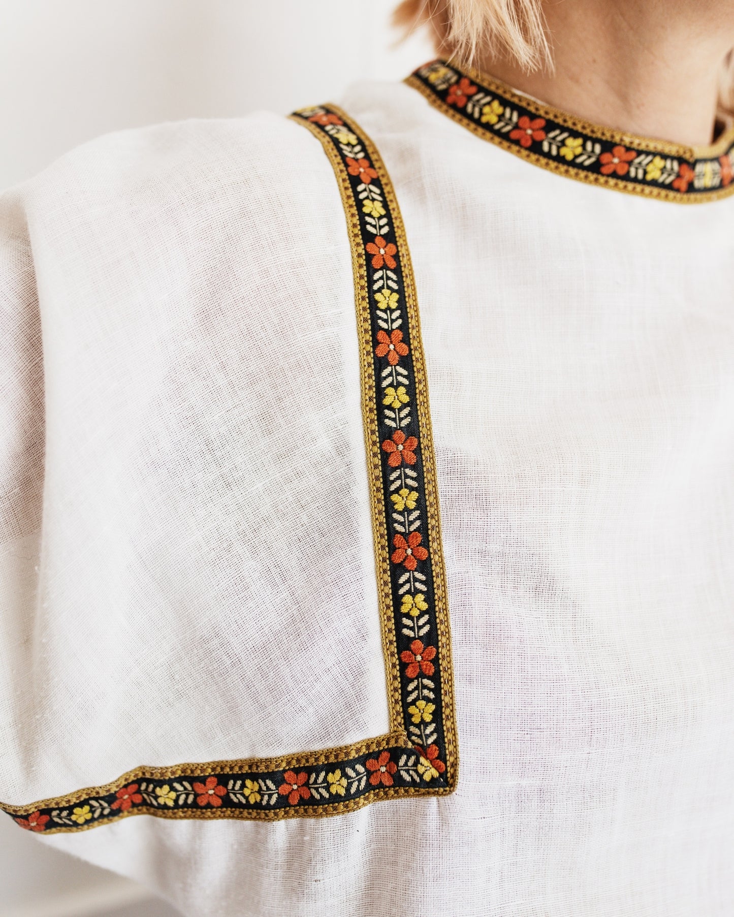 Vintage Handmade Flower Embellished Trim Kaftan