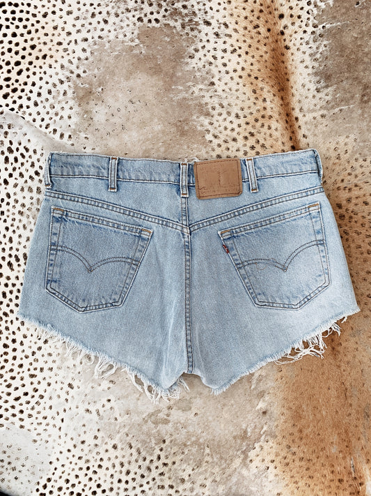 Vintage Levi's High W Re-cut Denim Shorts / Size 36