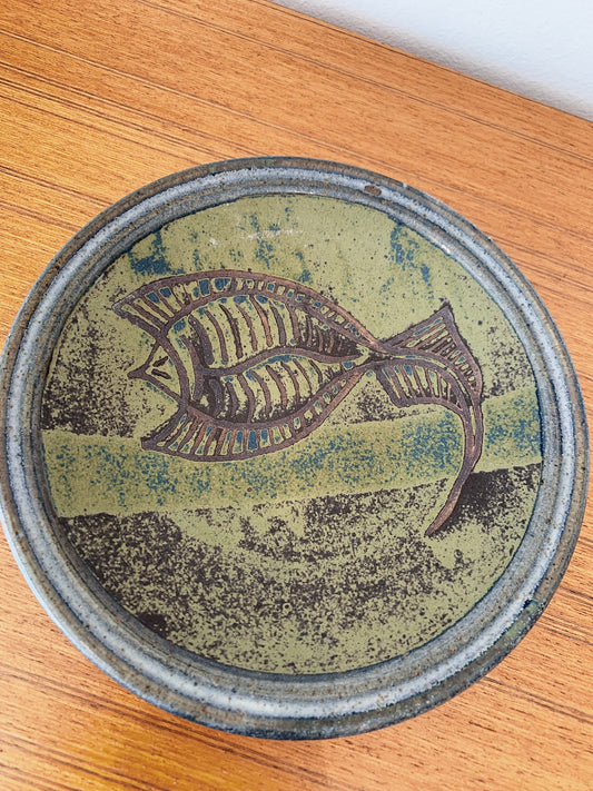 Vintage Stingray Pottery Plate