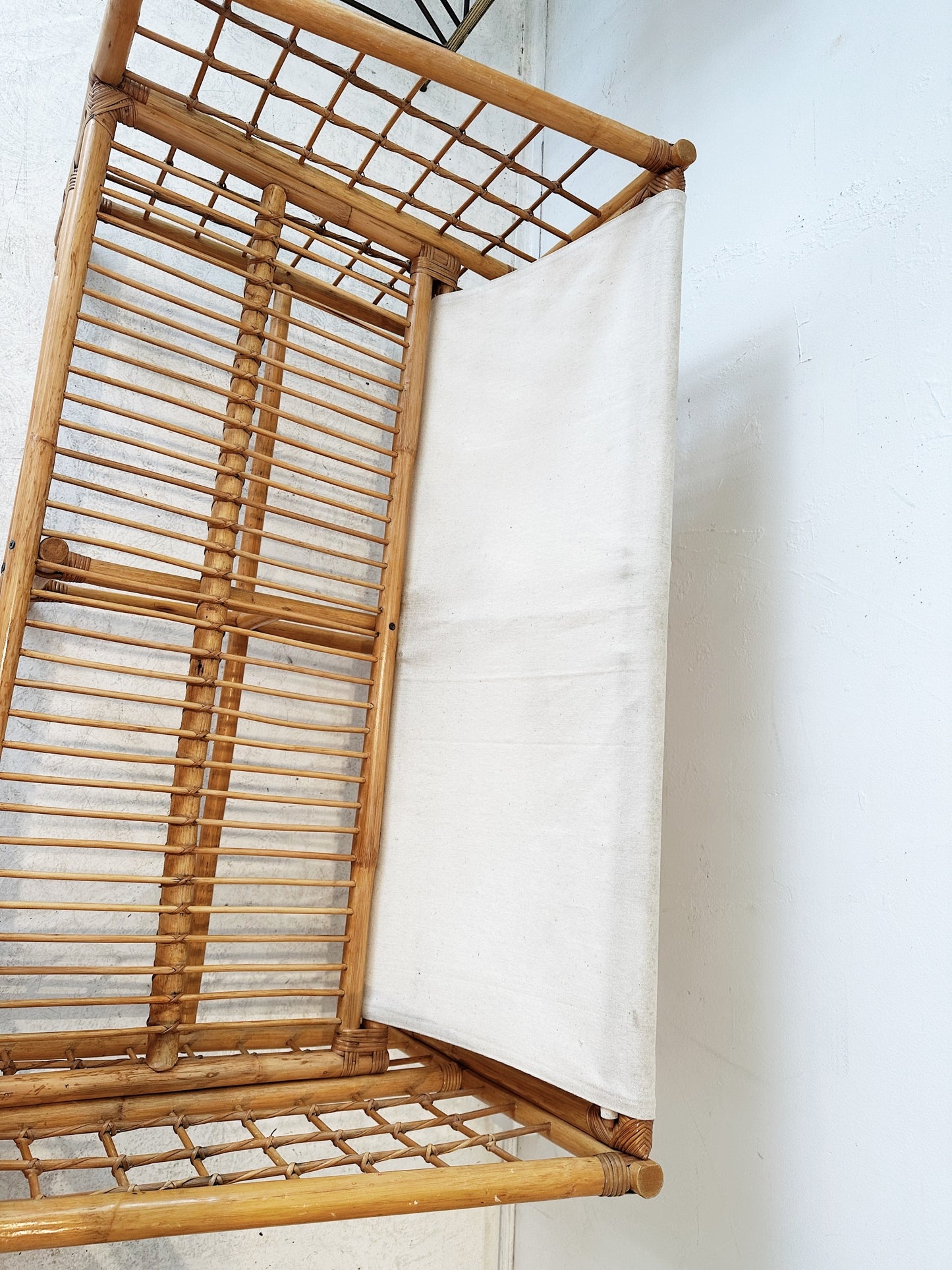70s Vintage Floral Boxed Rattan Sofa & Armchair Set (1 x Two Seater + 1 x Armchair)