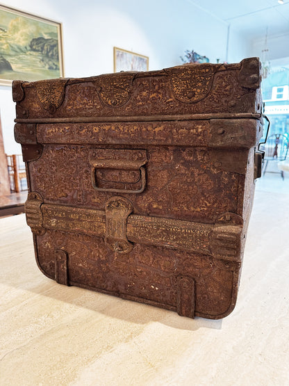 Antique Jones Bros & Co. Wolverhampton Steamer Trunk