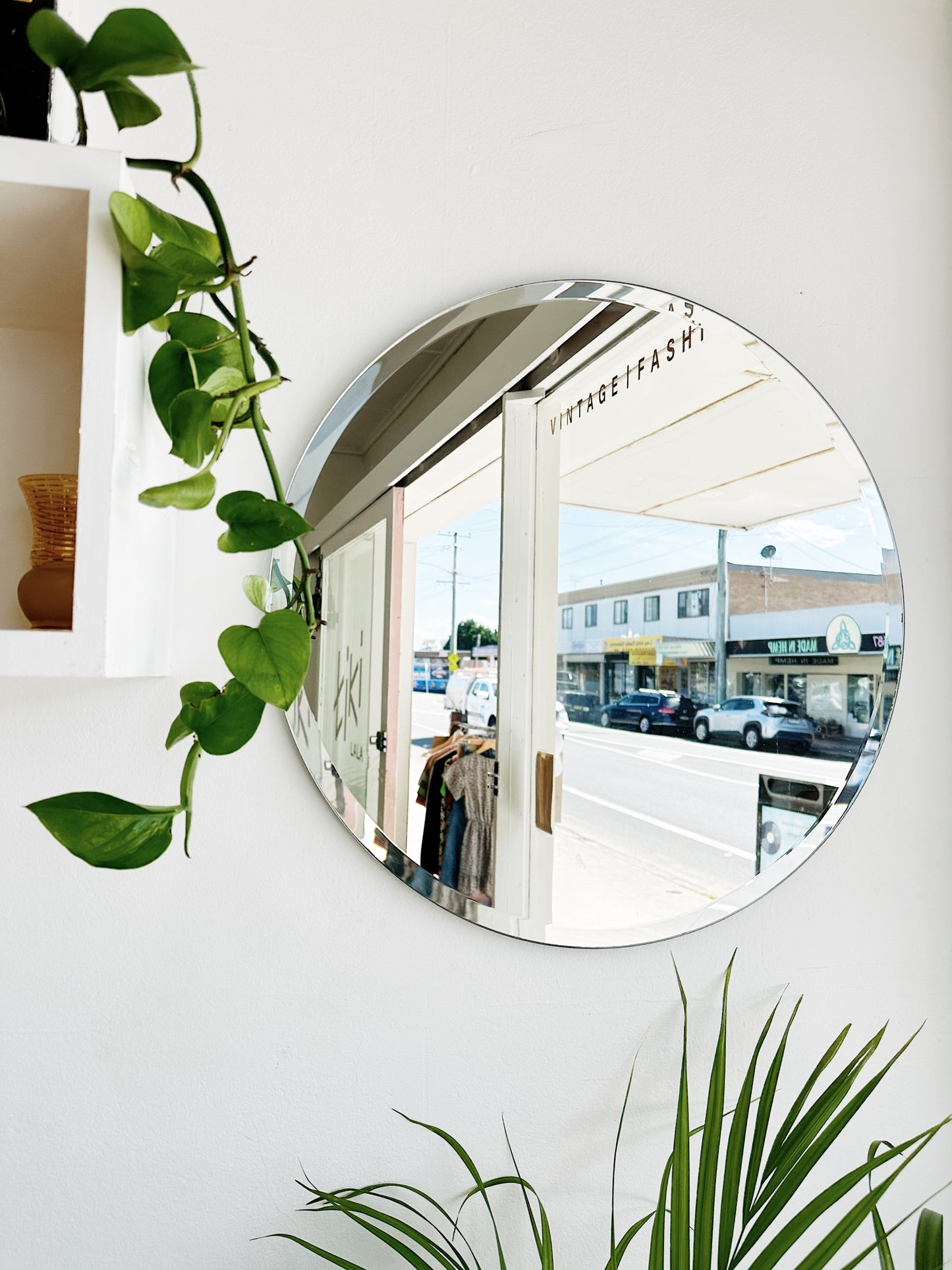 90s Vintage Round Beveled Edge Mirror