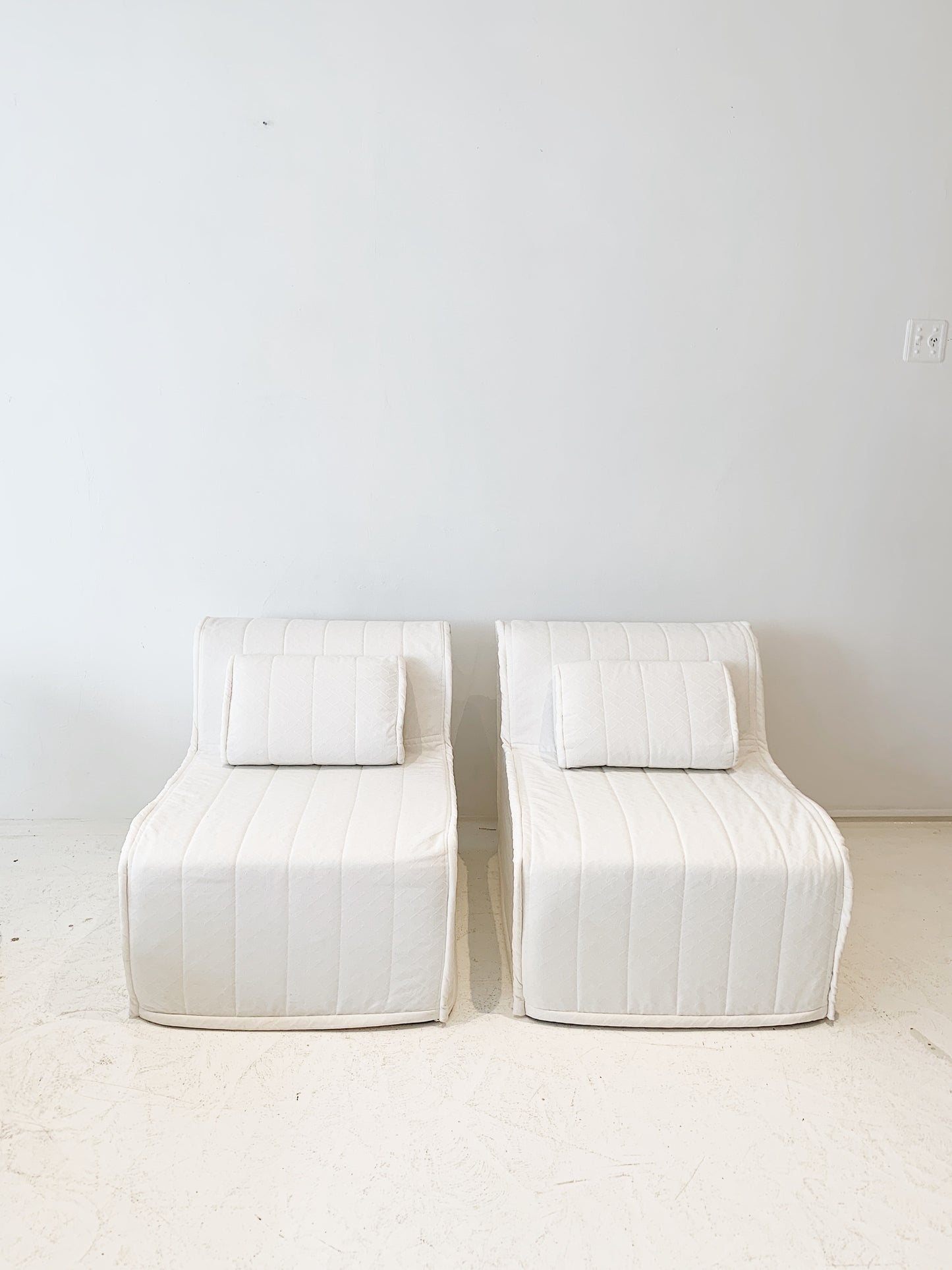 Vintage White On White Modular Sofa Set