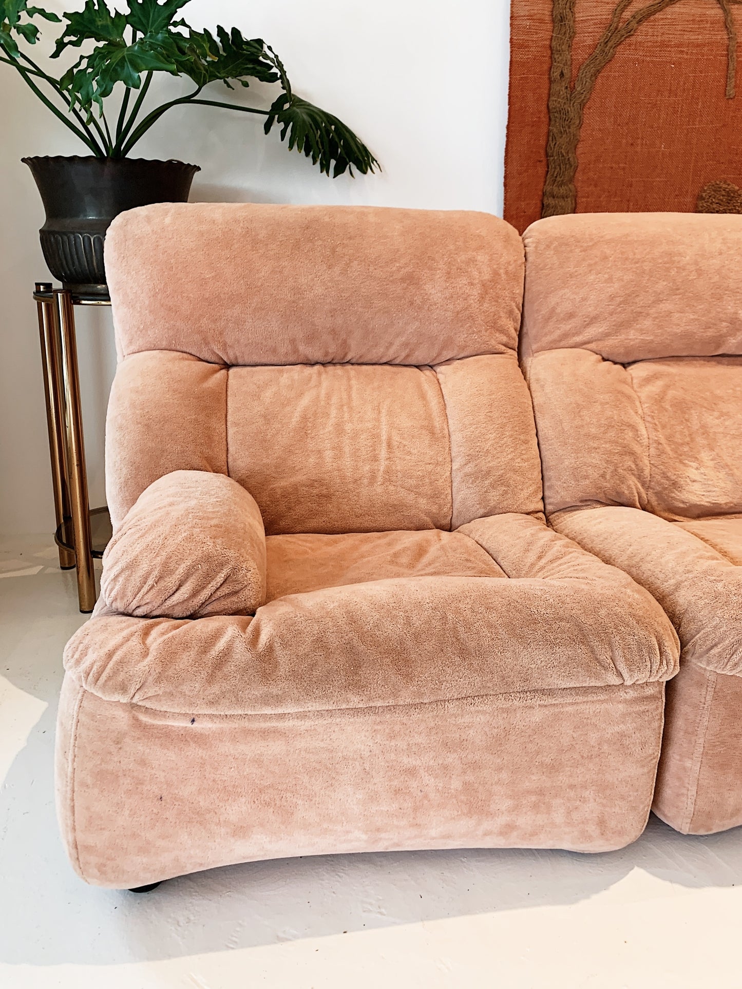 Uniroyal / Bridgestone Salmon Velour Modular Lounge