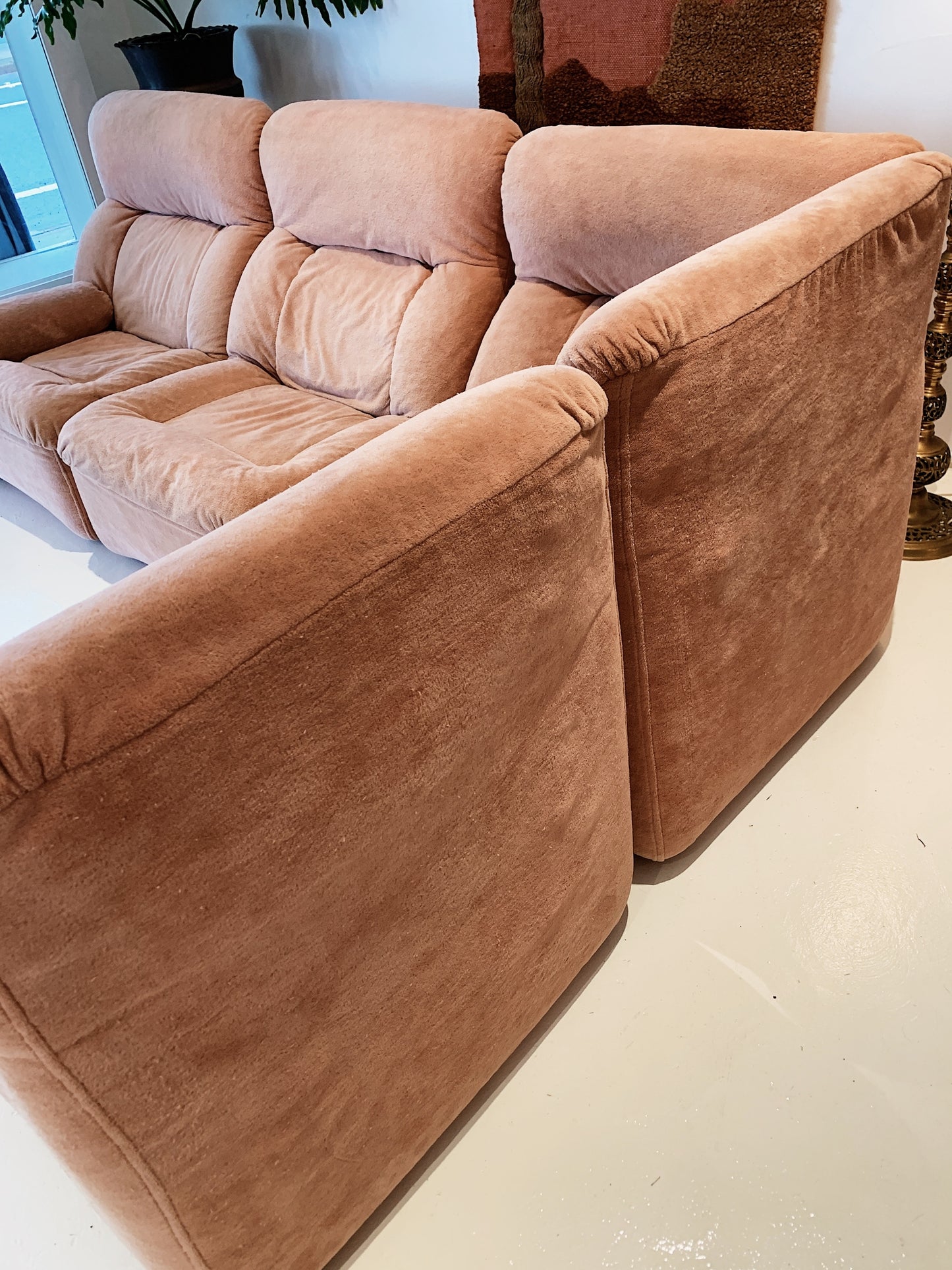 Uniroyal / Bridgestone Salmon Velour Modular Lounge