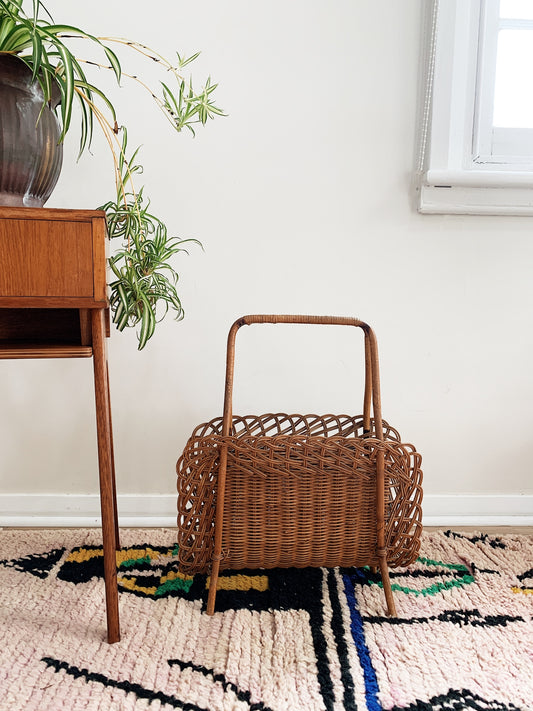 Cane Folded Magazine/LP Rack