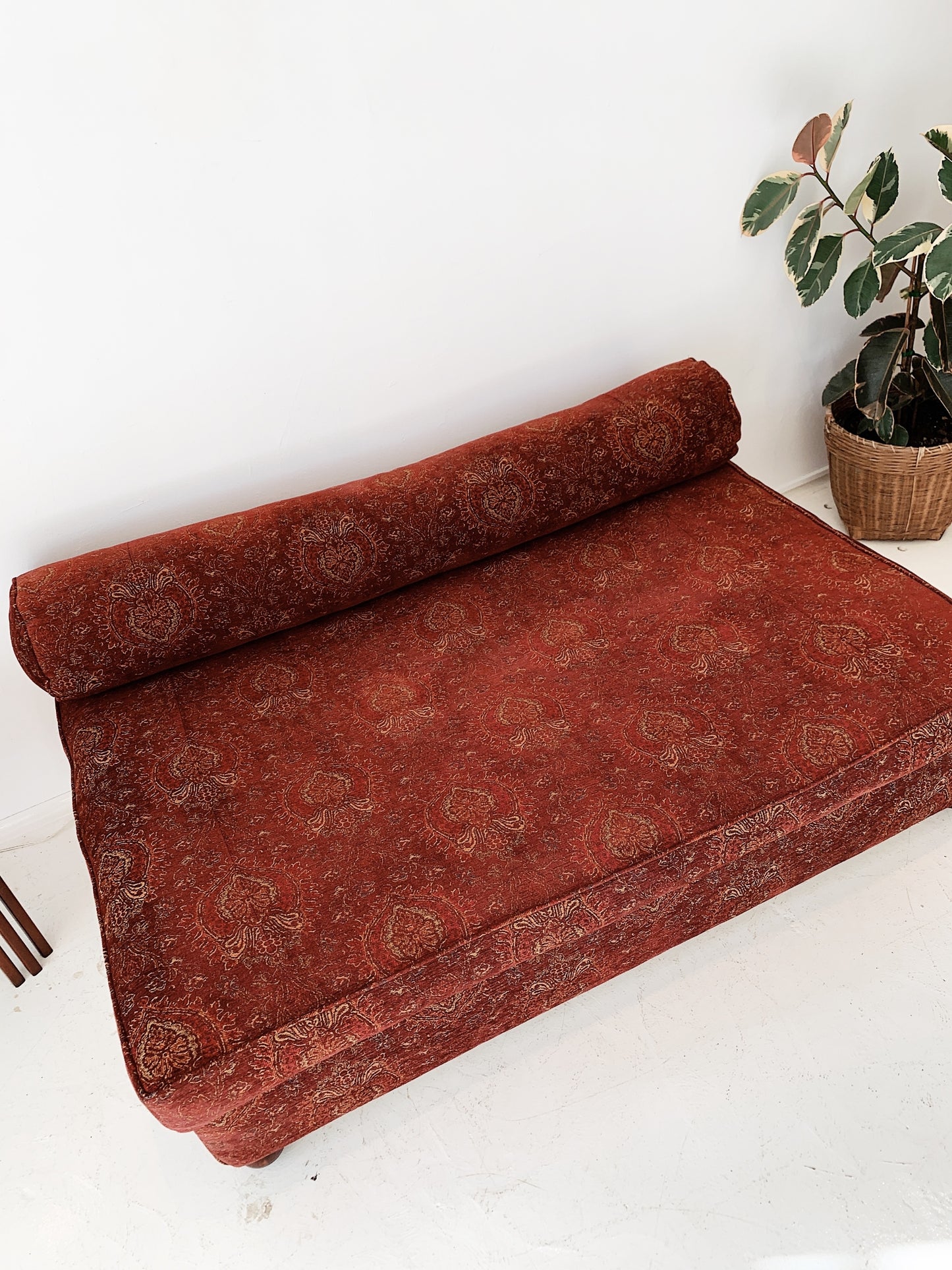 Prince of Babylon Feather Down Velvet Paisley Day Bed