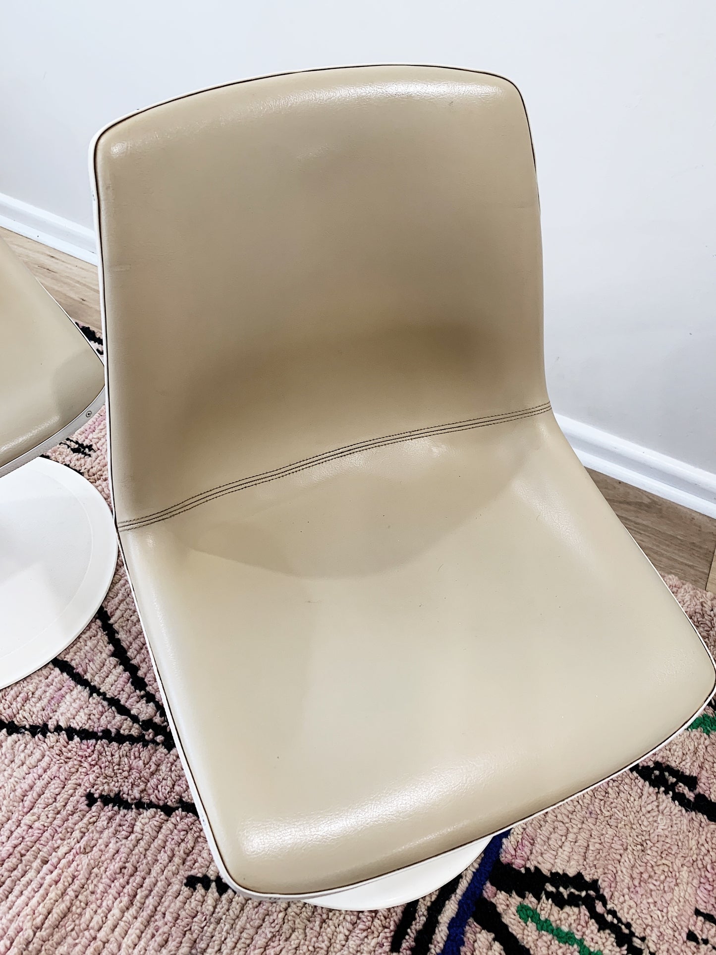 Sebel Hobnob Swivel Chair (each)