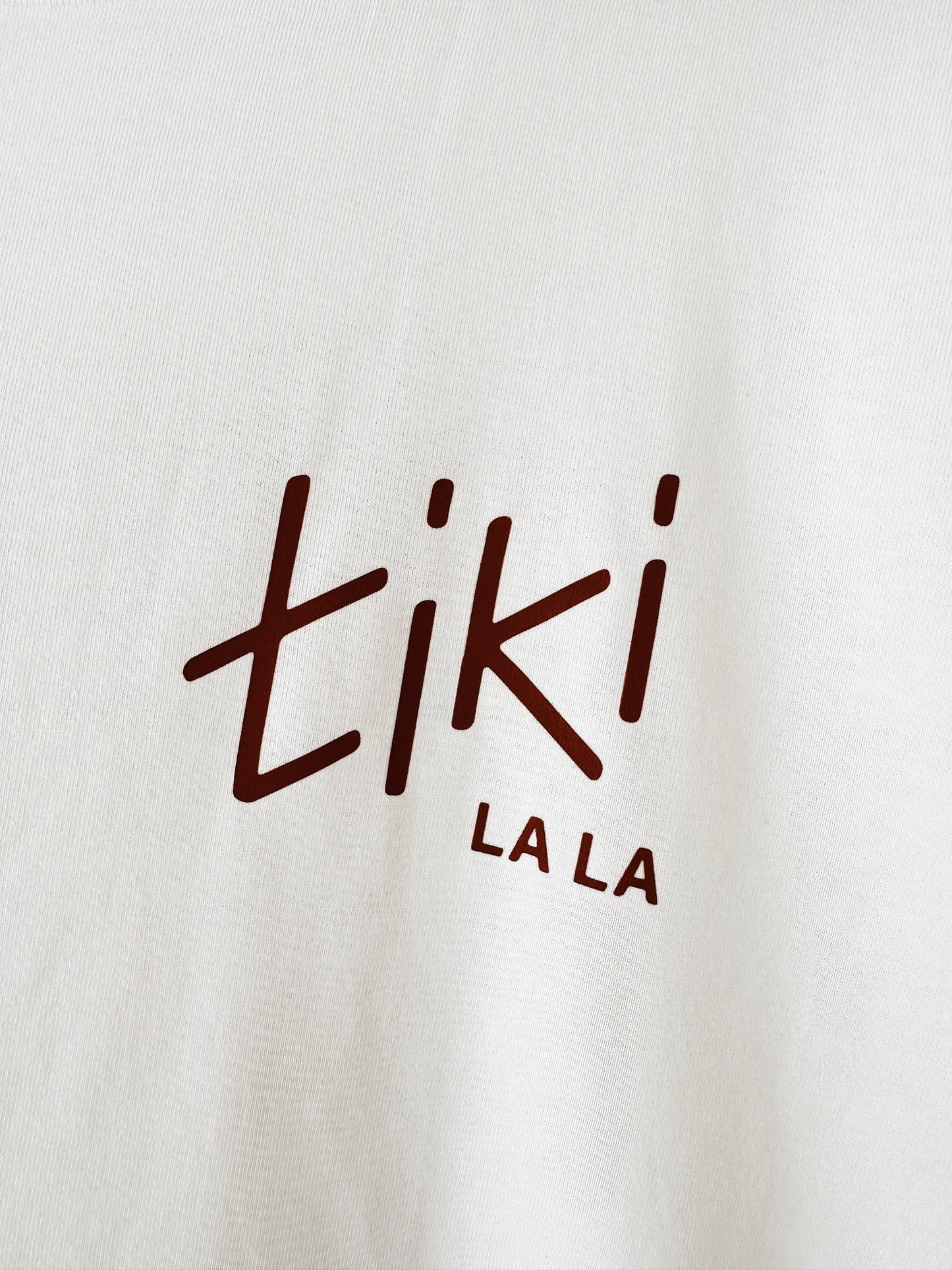Tiki La La Tourist Tee / Cream & Choc