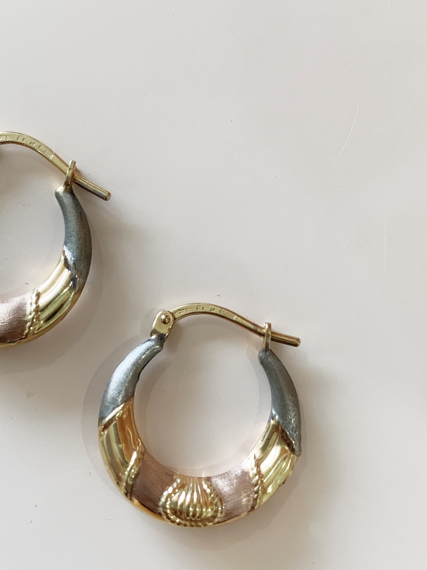 Vintage 9k Yellow, White & Rose Gold Shell Hoop Earrings
