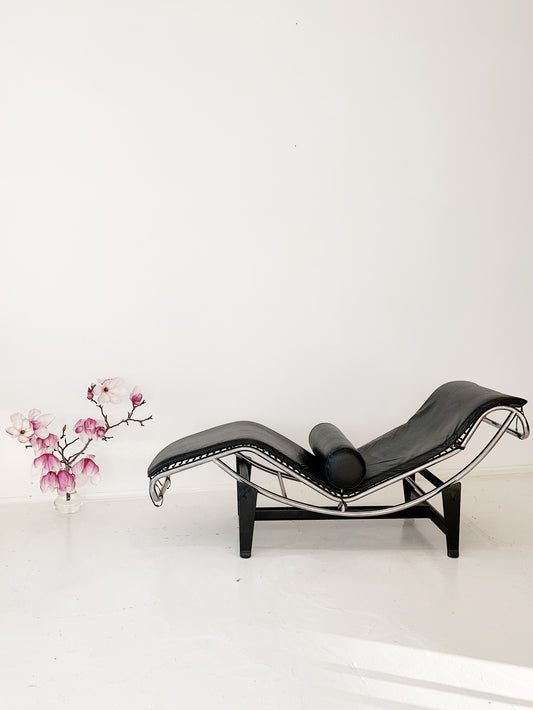 Vintage Italian Le Corbusier Style LC4 Chaise Longue