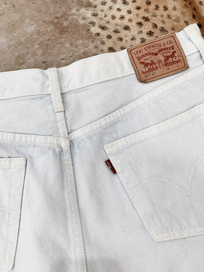 Vintage Levi's High W Re-cut Denim Shorts / Size 33