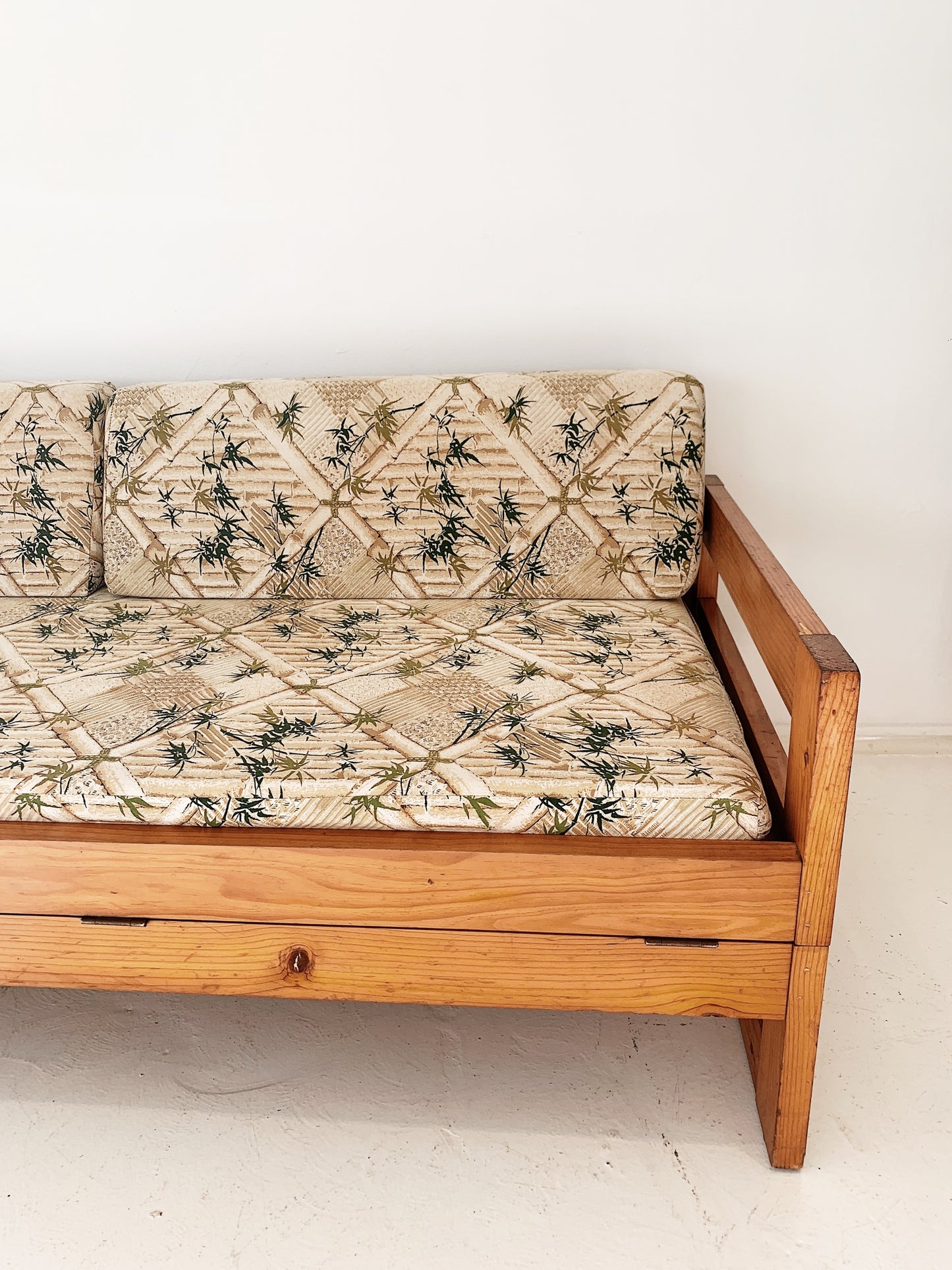 Vintage Tropicana Sofa / Day Bed